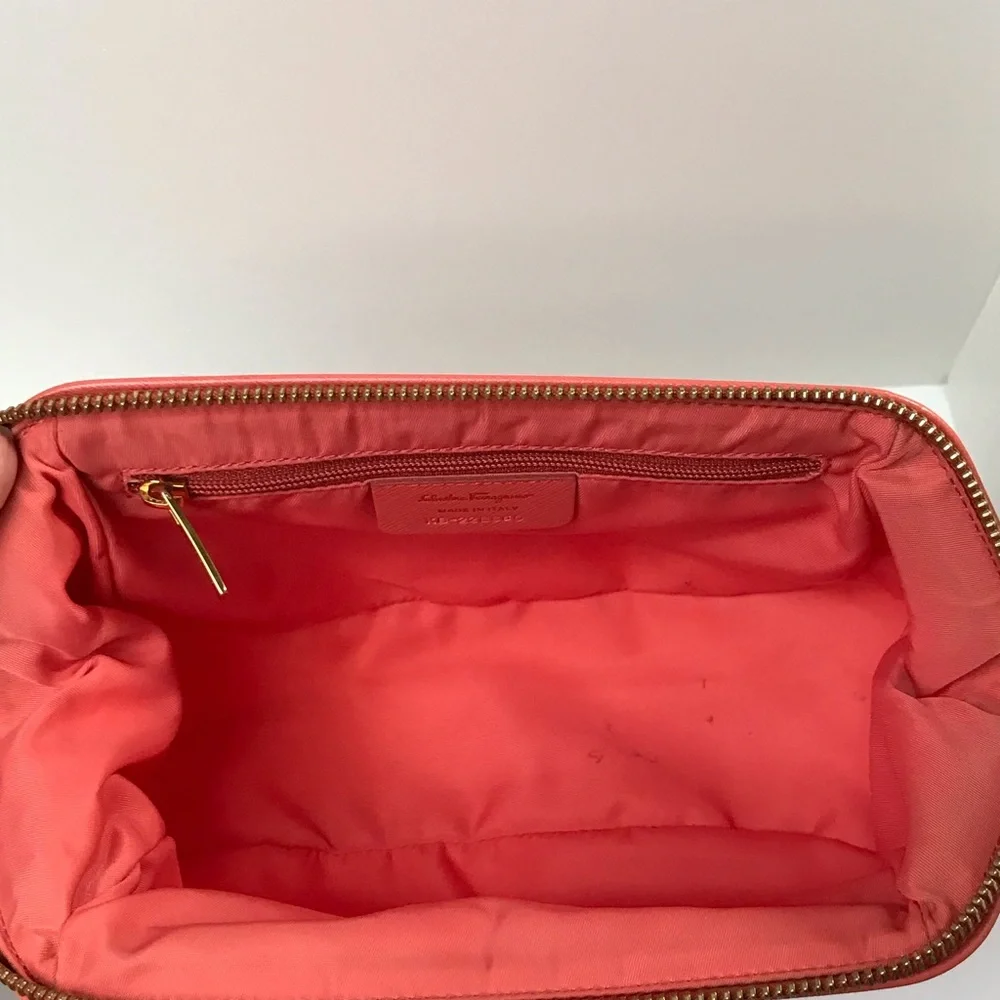 Salvatore Ferragamo Vara Ribbon Large Nylon Cosmetic Bag 😍